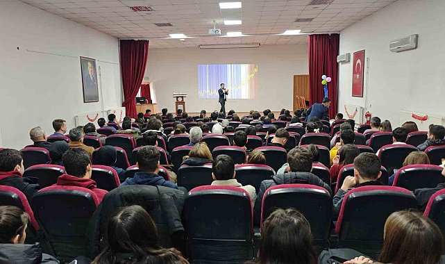 Niğde'de 'Su Gönüllüleri Sahada' projesi kapsamında lise öğrencilerine eğitim verildi