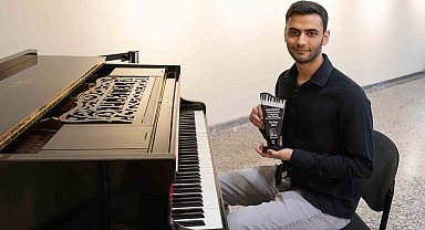 Notaların genç prensine uluslararası yarışmadan saygın ödül