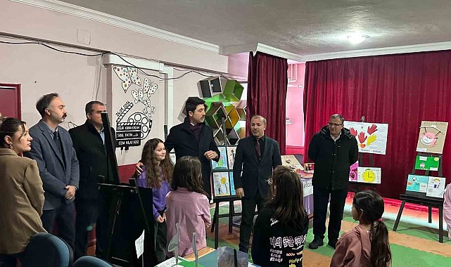 Öğrenciler deyim ve atasözlerini görsellerle anlattı