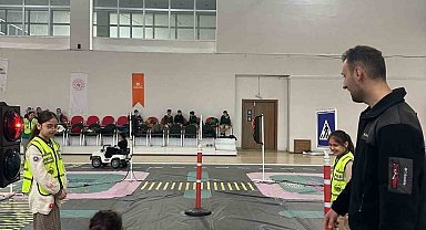 Öğrencilere trafik eğitimi