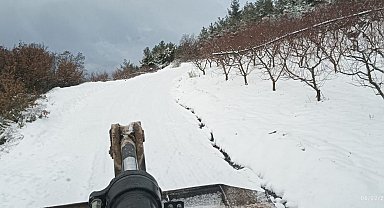 Osmaneli'nde kapanan köy yollarını açmak için ekipler seferber oldu