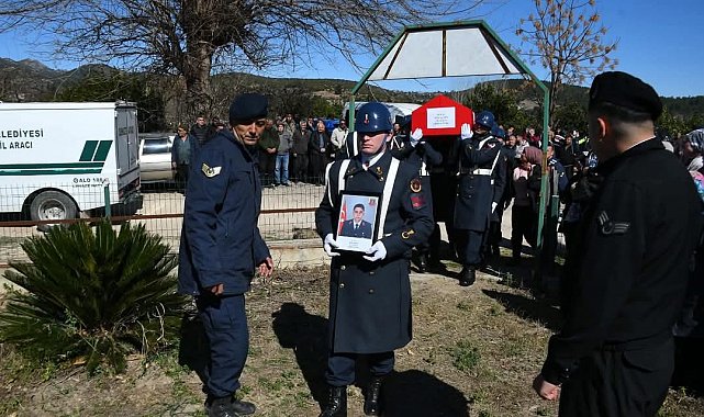 Osmaniye'de motosiklet kazasında ölen uzman çavuşun cenazesi toprağa verildi