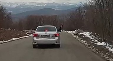 Otomobilden havaya ateş açan silahlı maganda yakalandı