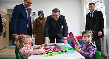 Özel çocuklarla keyifli anlar yaşadı