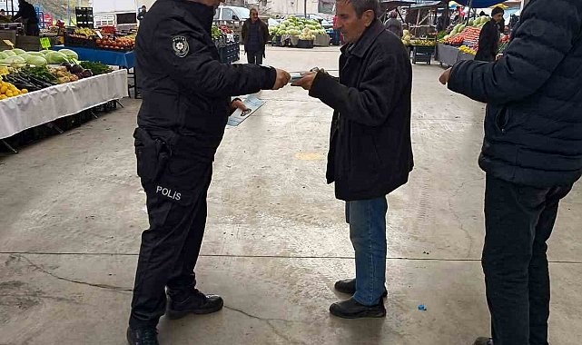 Pazara giden vatandaşlar tek tek uyarıldı