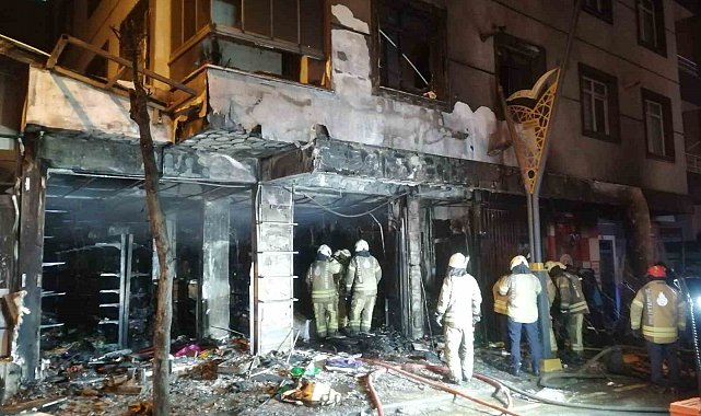 Pendik'te oyuncak dükkanı alev alev yandı