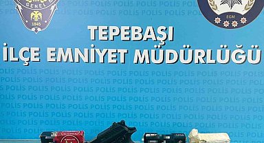 Polis ekipleri 2 tabanca ve 158 fişek ele geçirdi