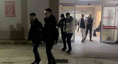 Polisten kaçmak isterken kaza yaptılar