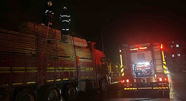 Pres makinesinden çıkan ağaçlardan yükselen duman itfaiyeyi alarma geçirdi