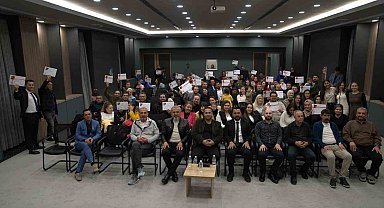 "Baba Çocuk Oturumu" programını tamamlayan babalara sertifikaları verildi