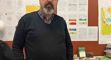 "Ege'deki hareketlilik sonucu ya büyük deprem olacak ya da yeni bir volkan oluşacak"