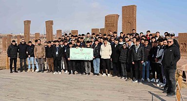 "Maziden Atiye Ahlat" programıyla şehit ve gazi çocukları bölgeyi gezdi