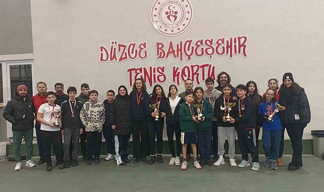 Raketin şampiyonları belli oldu