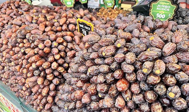 Ramazan öncesi hurma çeşitleri tezgahlarda yerini aldı