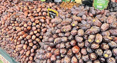 Ramazan öncesi hurma çeşitleri tezgahlarda yerini aldı