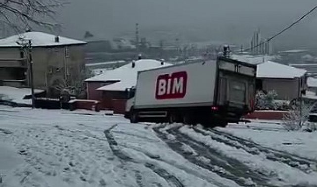 Rampadan inmeye çalışan BİM kamyonu kaydı