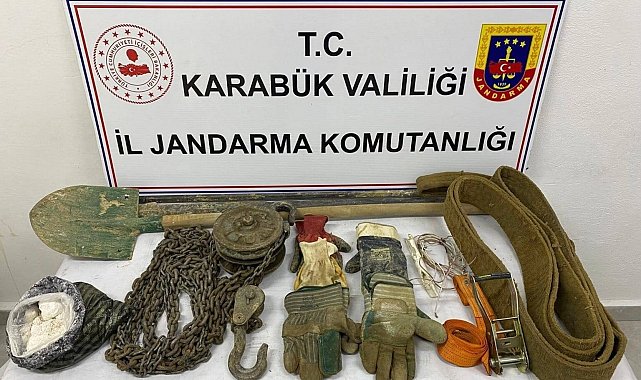 Safranbolu'da kaçak kazı yapan 3 kişi suçüstü yakalandı