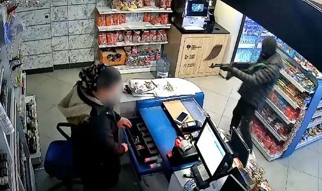 Sahte kalaşnikofla girdiği akaryakıt istasyonunu soydu
