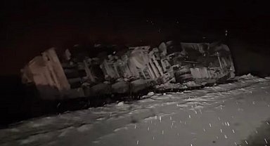 Sakaltutan'da tır devrildi: 1 yaralı