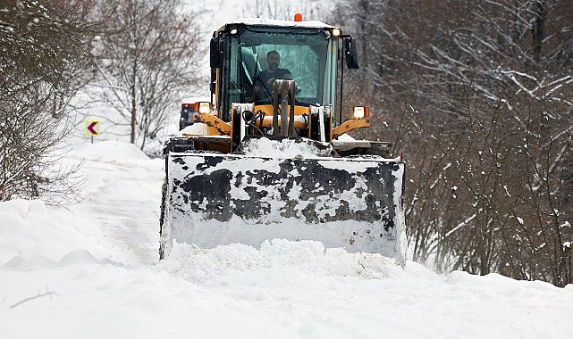 Sakarya'da kar sebebi ile kapanan 34 grup yolu ulaşıma açıldı