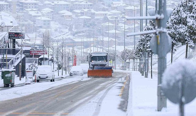 Sakarya'da kar sebebi ile kapanan 43 grup yolu ulaşıma açıldı