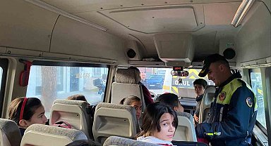 Salihli jandarmadan öğrenci servislerine denetim