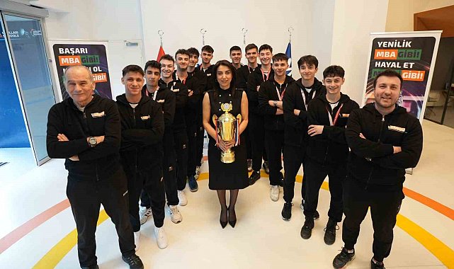 Şampiyon olan MBA Okulları Hentbol Takımı merkezde ağırlandı