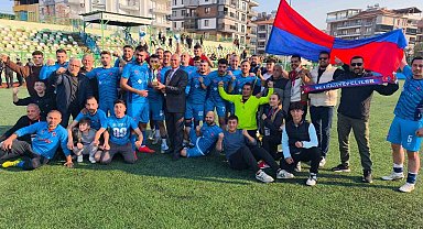 Şampiyon Salihli Seyrantepespor