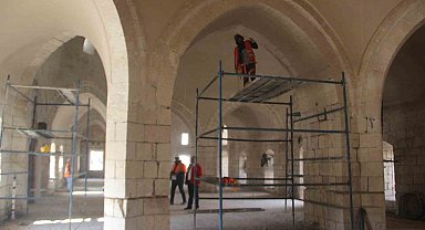 Şanlıurfa'da asrın felaketinde hasar gören 28 camiden 11'i ibadete açıldı