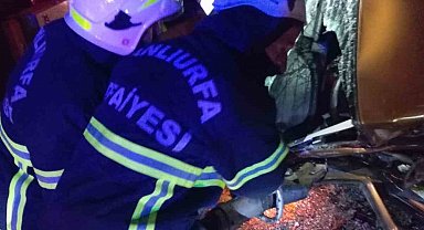 Şanlıurfa'da tırla çarpışan araçta anne hayatını kaybetti, oğlu ağır yaralandı