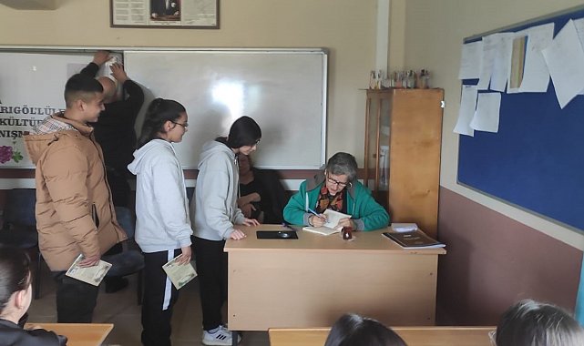 Sarıgöl'de öğrenciler 'Koca Seyit'in yazarıyla buluştu