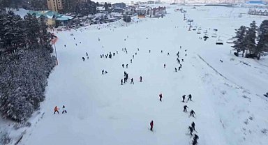 Sarıkamış kayak merkezi kayak tutkunlarını ağırlıyor