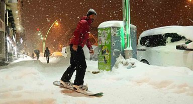 Şehir merkezinde snowboard keyfi