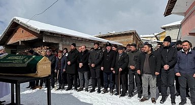 Şehit annesi son yolculuğuna uğurlandı