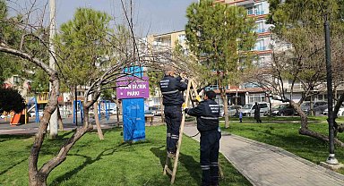 Şehzadeler'de park ve bahçelerde bakım çalışmaları sürüyor
