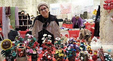 Sevgi Günü'ne özel hazırlanan hediyelik eşya satış standları açıldı