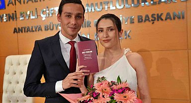 Sevgililer Günü'nde 14.14'te 'evet' dediler