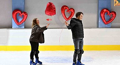 Sevgililer Günü'nde buz gibi aşk