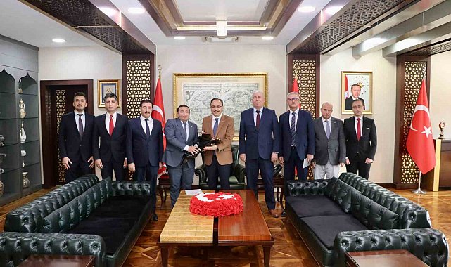 Siirt Valisi, vergi haftası dolayısıyla defterdarlık heyetini ağırladı