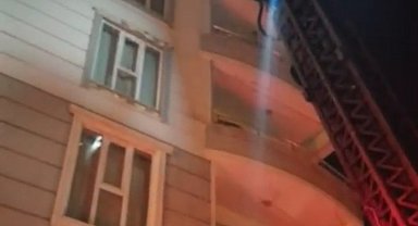 Siirt'te 10 katlı binada yangın: 20 kişi dumandan etkilendi