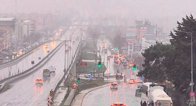 Silivri'de kar yağışı etkili oldu