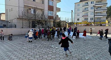 Sinop'ta kar çocukların ayağına getirildi