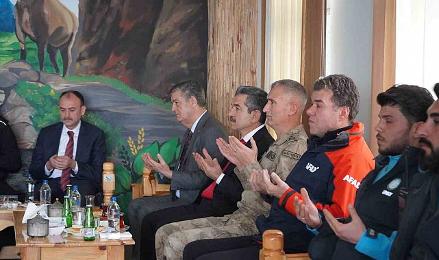 Şırnak'ta depremde hayatını kaybedenler anıldı