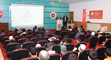 Sivas'ta ara tatil gençlik kampı sona erdi