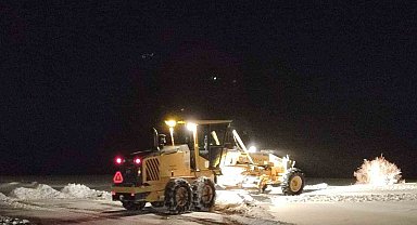 Sivas'ta kar nedeniyle kapanan 374 köy yolunu açmak için çalışmalar sürüyor