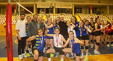 Sivas'ta voleybolda Özel İdare Spor şampiyon oldu