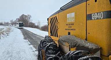 Sivas'ta yoğun kar ve tipi ulaşımda aksamalara neden oldu