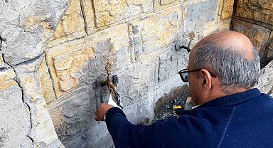 Soğuk hava çeşmeleri dondurdu