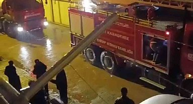 Şömineden düşen köz çatıyı yaktı