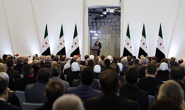 Suriye Devlet Başkanı eş-Şara: "Silahların devletin tekelinde olması bir zorunluluktur"